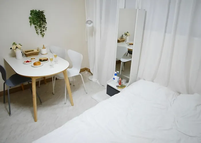 Momostay Bed and breakfast 3*